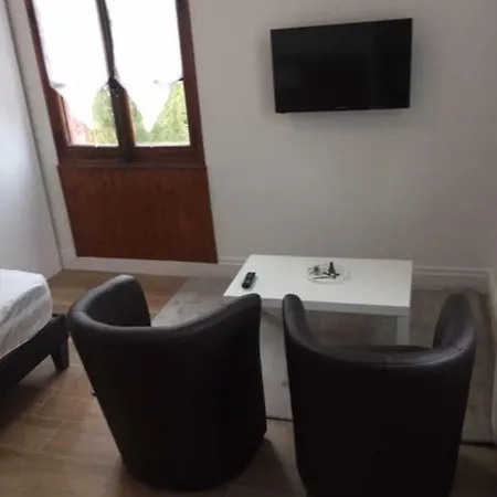 Апартаменты Beau Studio Meuble 25m2 Avec Parking Экс-ле-Бен